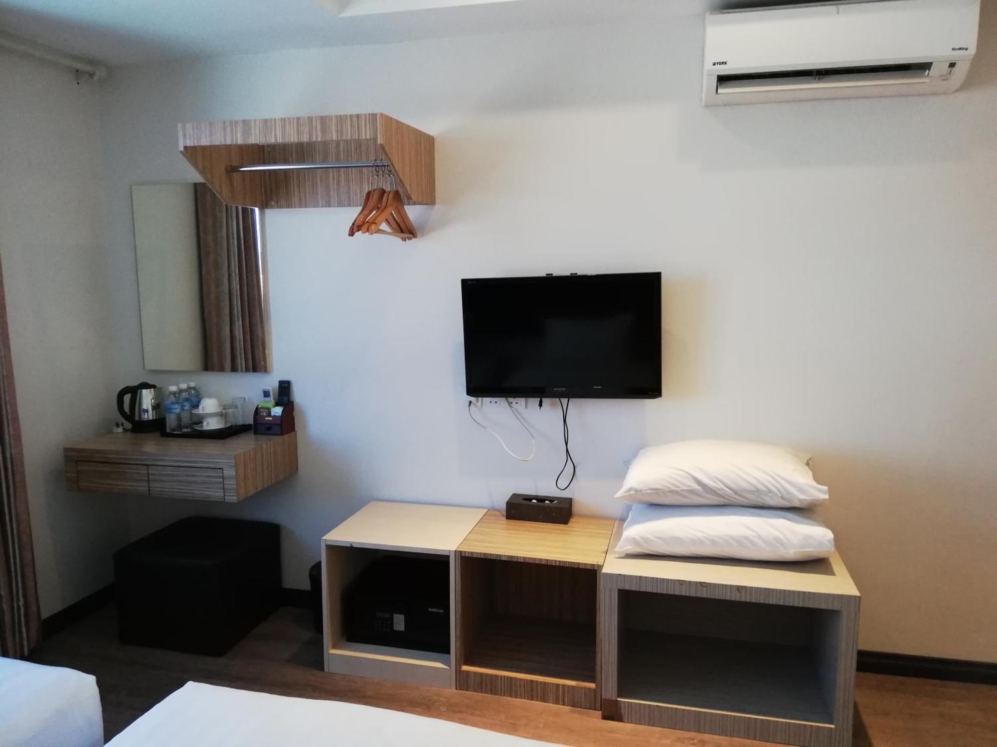 Ease Hotel Kota Kinabalu Exterior photo