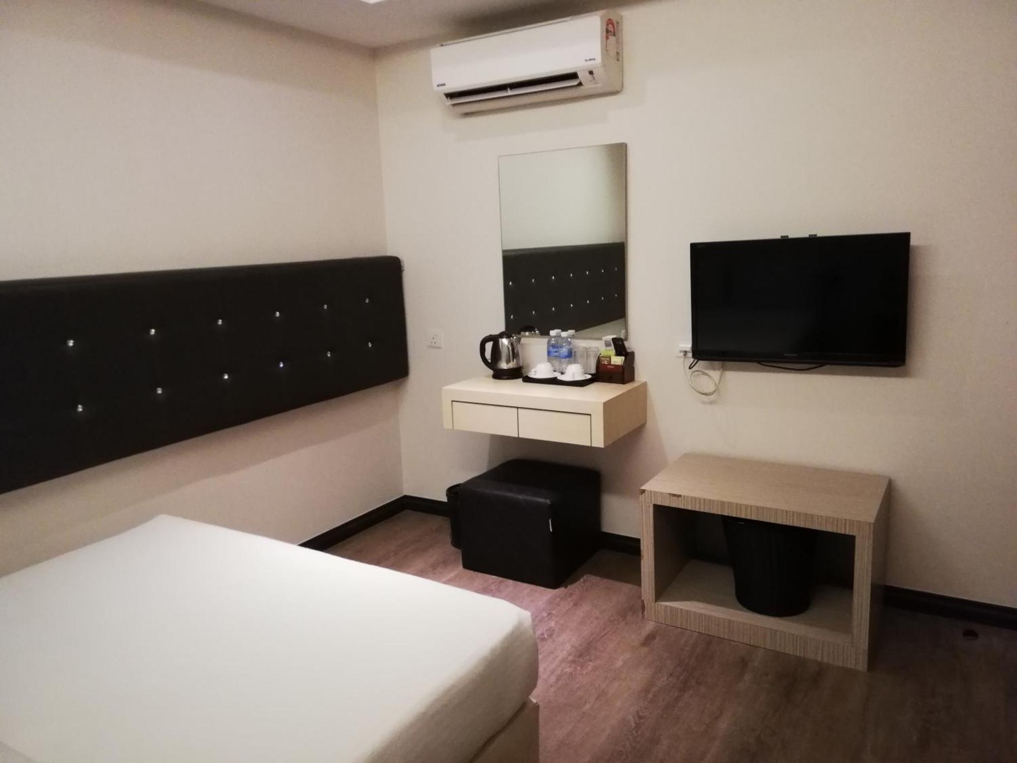 Ease Hotel Kota Kinabalu Exterior photo