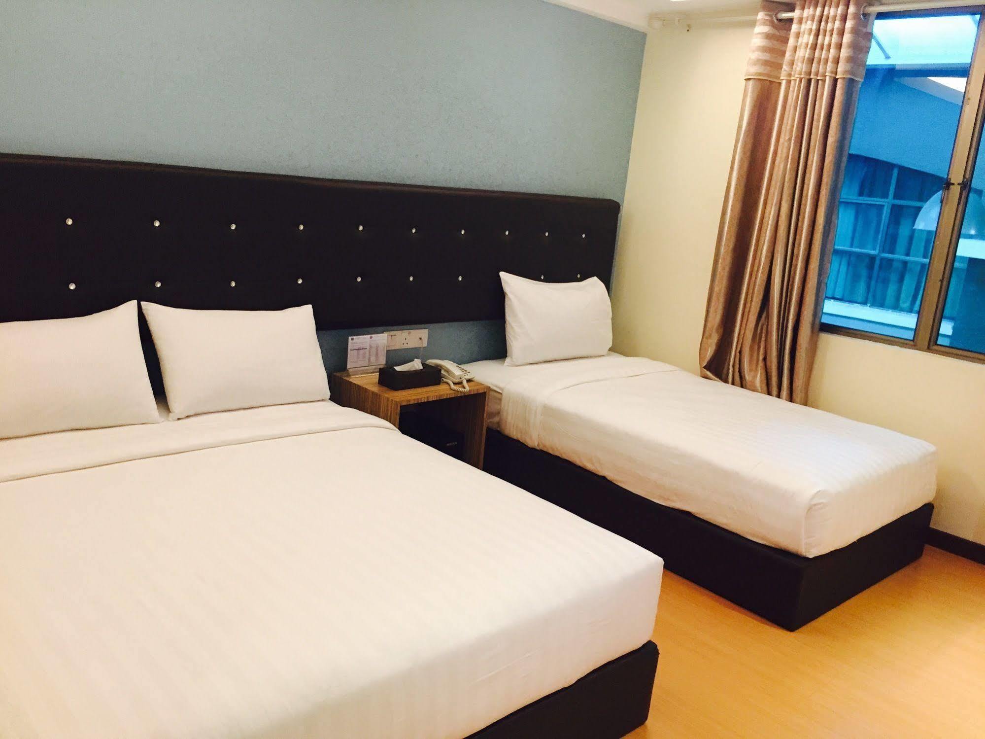 Ease Hotel Kota Kinabalu Exterior photo
